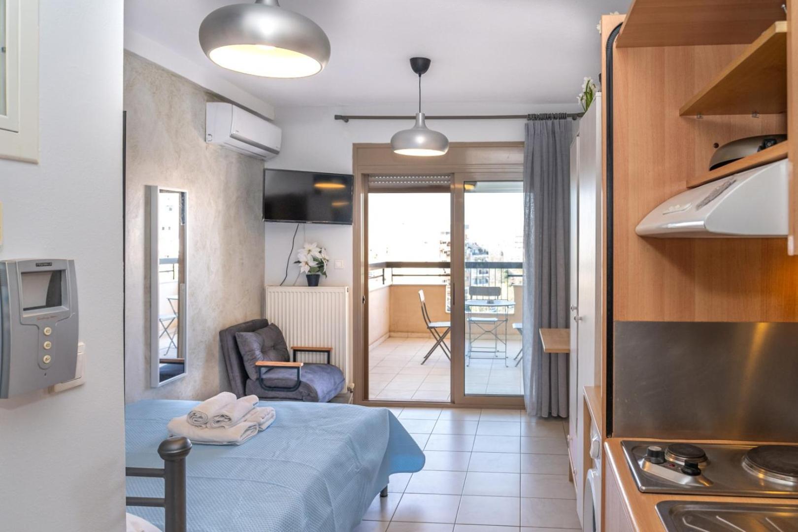 Kosmos Service Apartment Beautiful Studio 3 With Additional Cost Parking سالونيك المظهر الخارجي الصورة