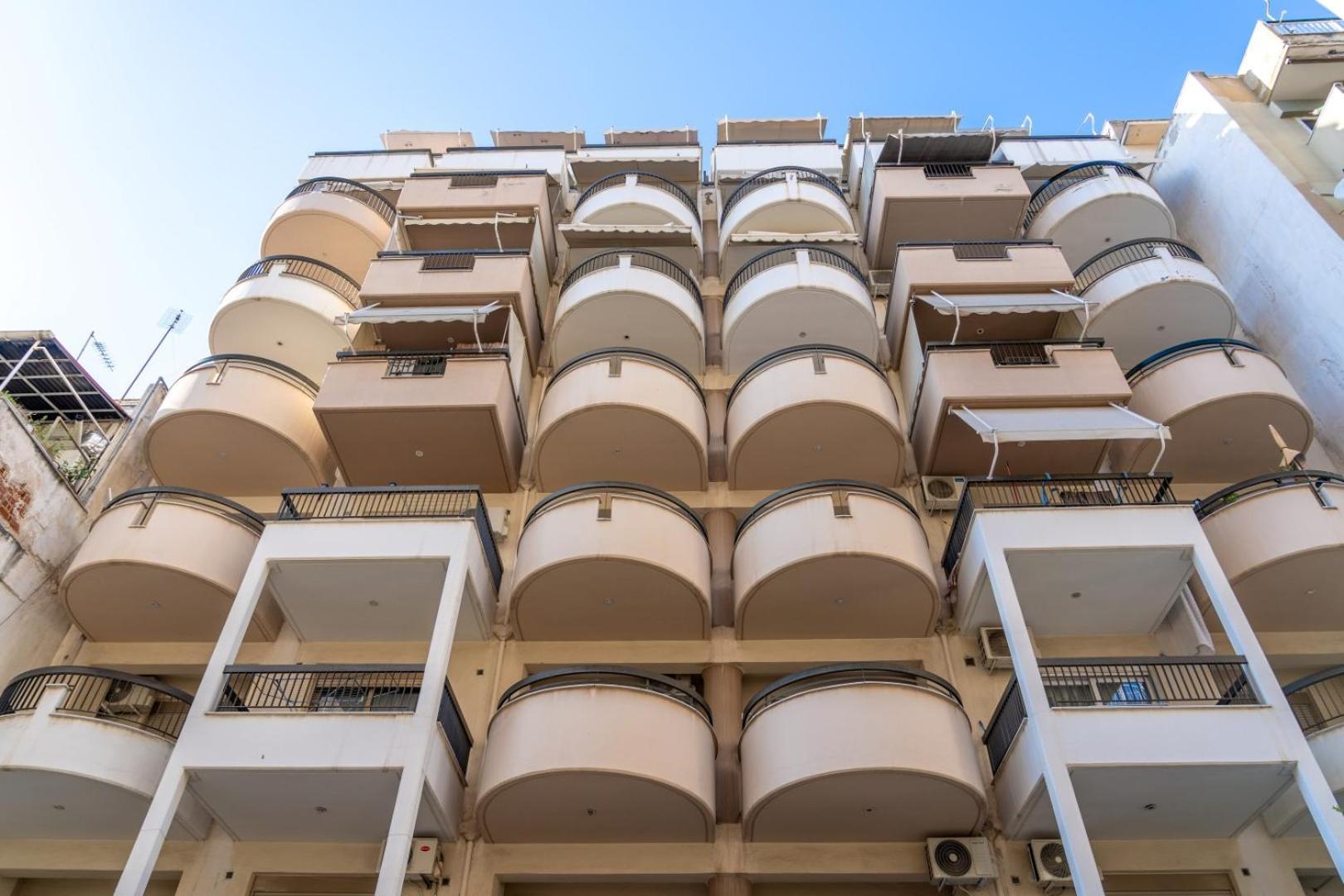Kosmos Service Apartment Beautiful Studio 3 With Additional Cost Parking سالونيك المظهر الخارجي الصورة