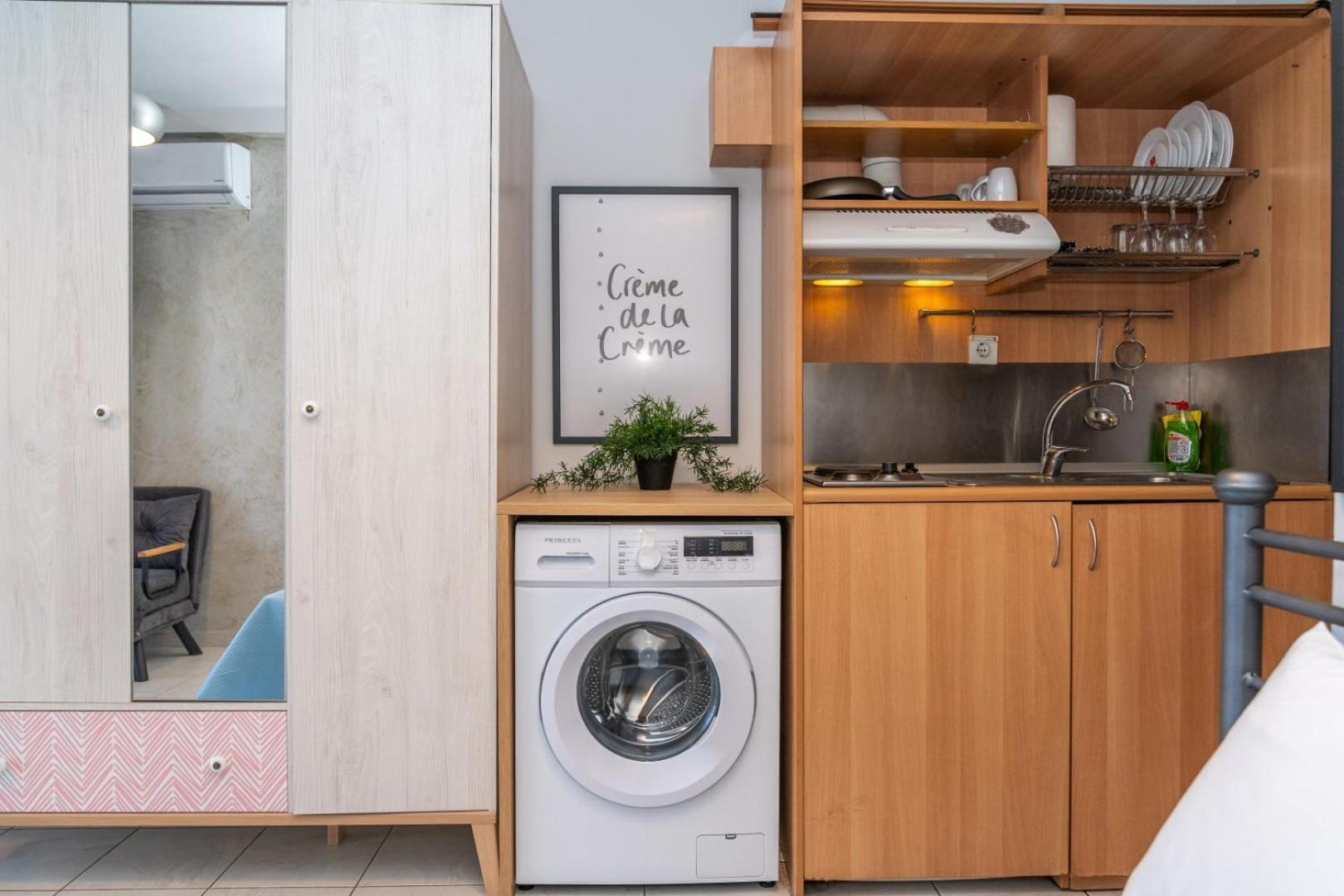 Kosmos Service Apartment Beautiful Studio 3 With Additional Cost Parking سالونيك المظهر الخارجي الصورة
