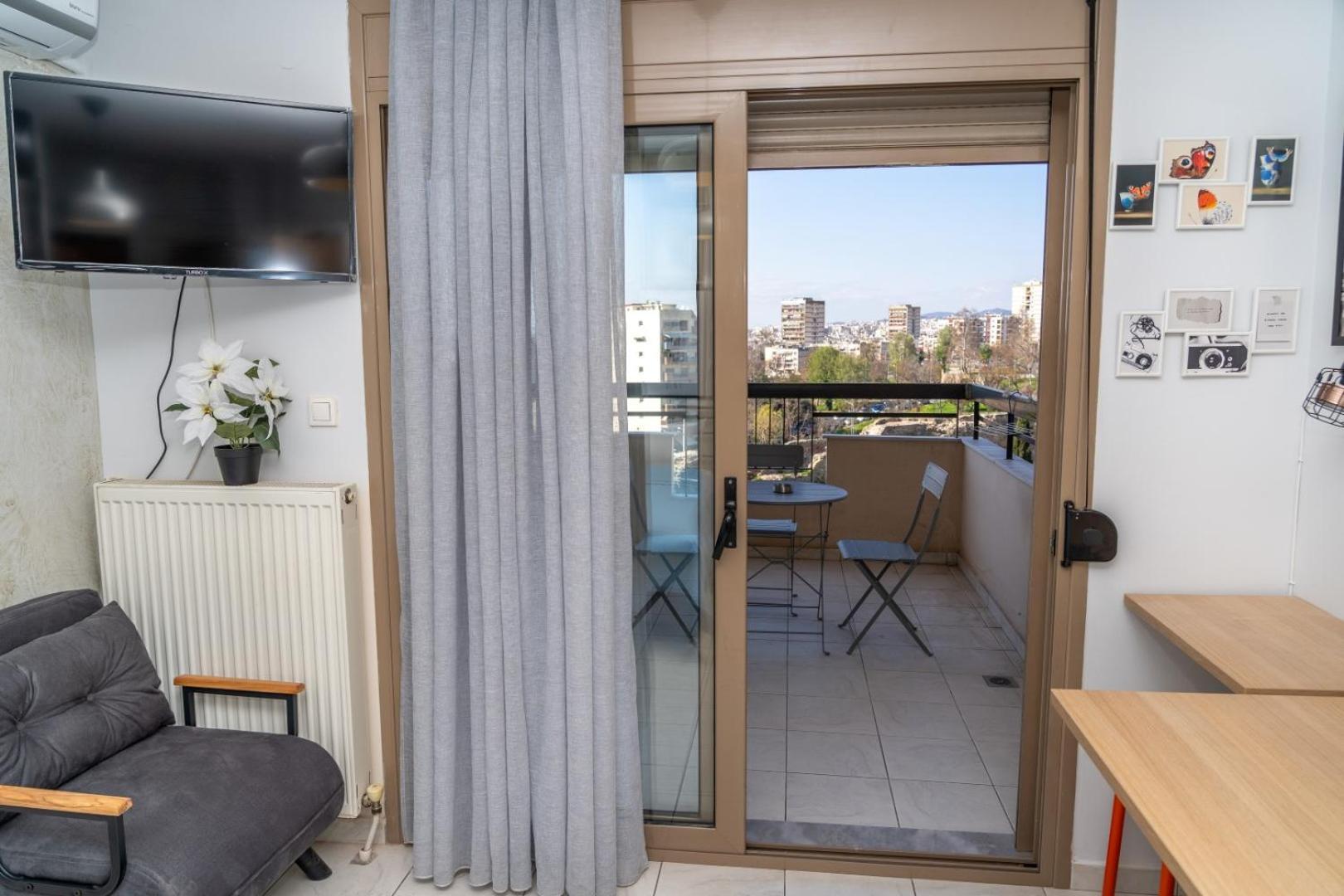 Kosmos Service Apartment Beautiful Studio 3 With Additional Cost Parking سالونيك المظهر الخارجي الصورة