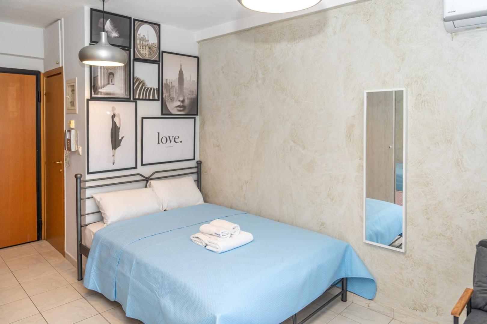 Kosmos Service Apartment Beautiful Studio 3 With Additional Cost Parking سالونيك المظهر الخارجي الصورة